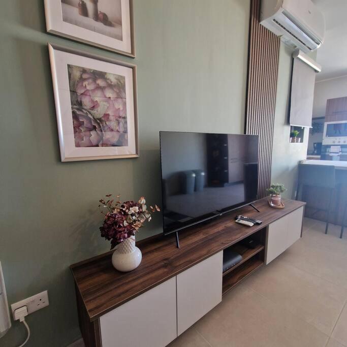 Centrally Located, Well Equipped, Stylish Flat. خليج سانت بول المظهر الخارجي الصورة