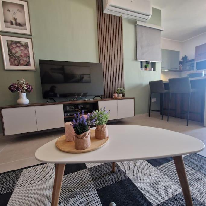 Centrally Located, Well Equipped, Stylish Flat. خليج سانت بول المظهر الخارجي الصورة