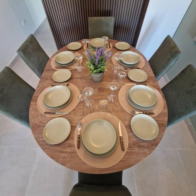 Centrally Located, Well Equipped, Stylish Flat. خليج سانت بول المظهر الخارجي الصورة