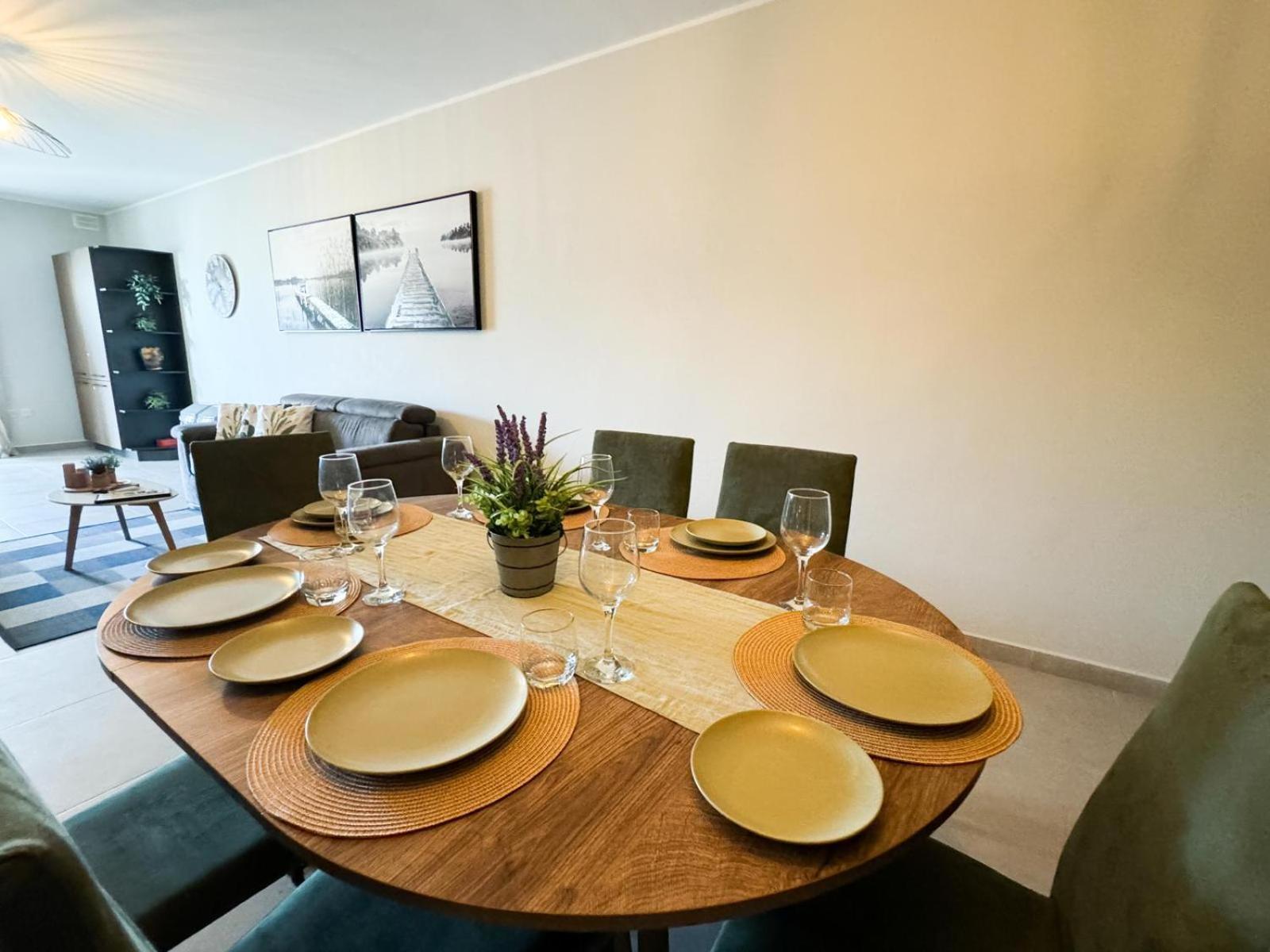 Centrally Located, Well Equipped, Stylish Flat. خليج سانت بول المظهر الخارجي الصورة