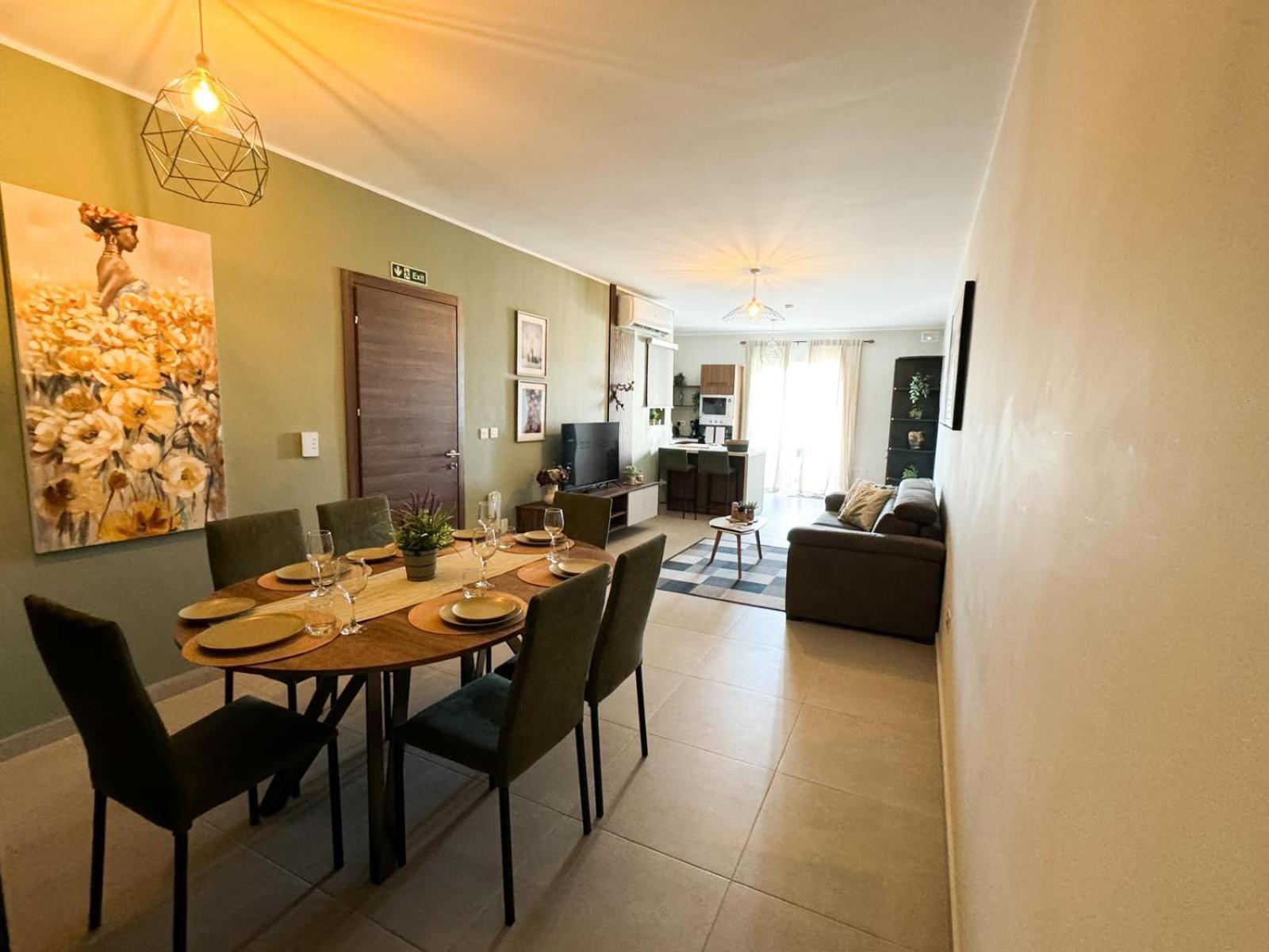 Centrally Located, Well Equipped, Stylish Flat. خليج سانت بول المظهر الخارجي الصورة
