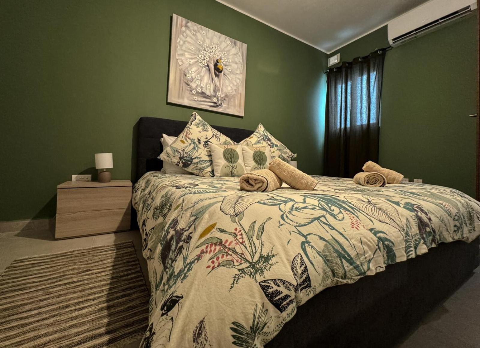 Centrally Located, Well Equipped, Stylish Flat. خليج سانت بول المظهر الخارجي الصورة