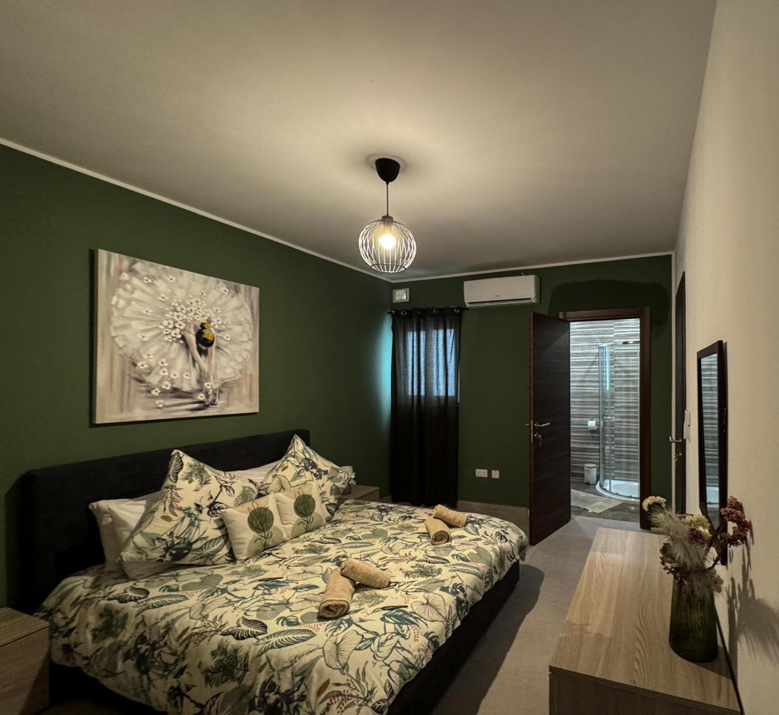 Centrally Located, Well Equipped, Stylish Flat. خليج سانت بول المظهر الخارجي الصورة